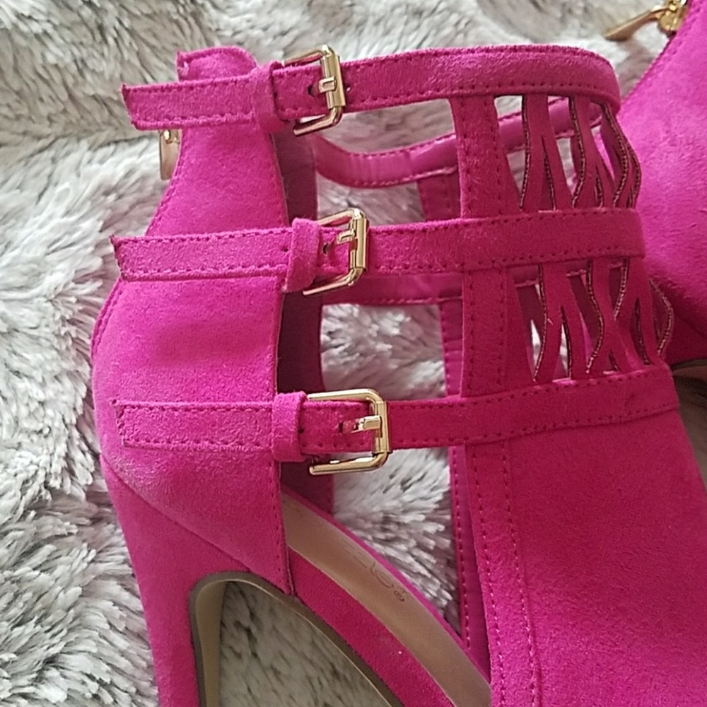 Beautiful High heels - Picture 3 of 5
